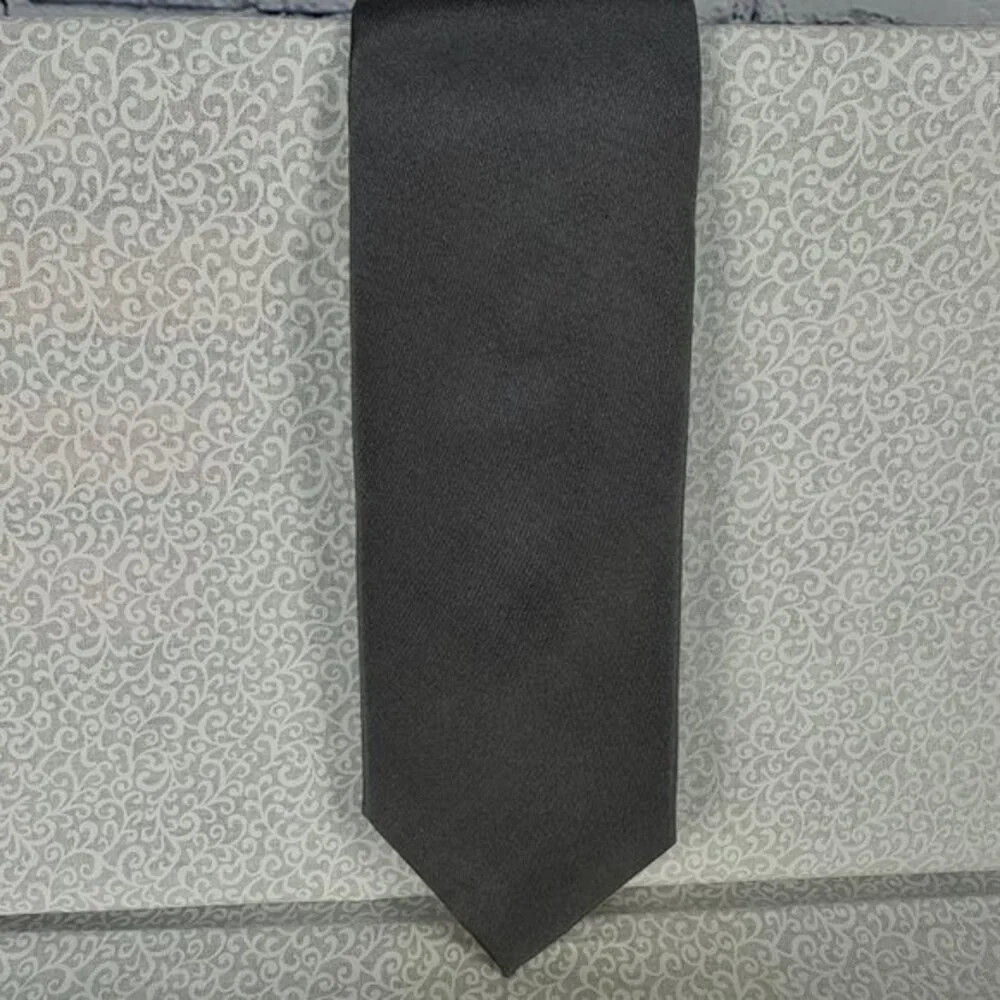 Michael Kors 100% Silk‎ Gray Neck Tie, 3 Inch Wide